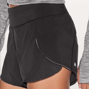 Lululemon Play Off the Pleat Running Athletic Short